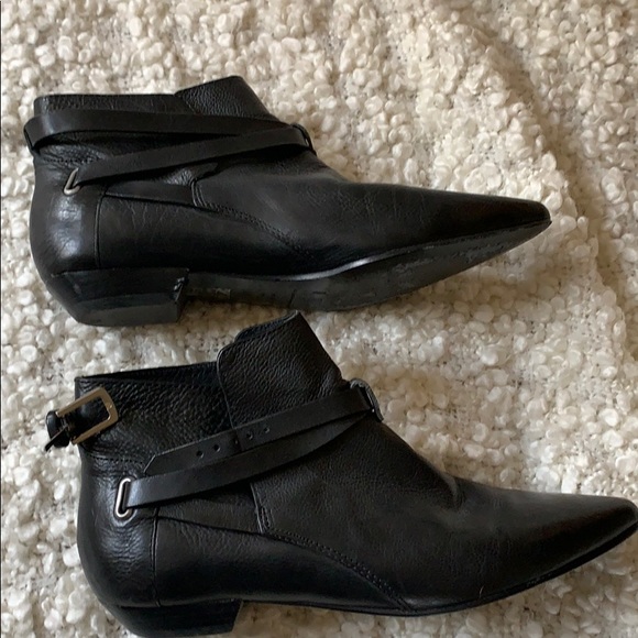 Leather bootie - Picture 2 of 6